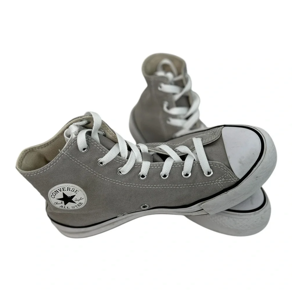 Converse Chuck Taylor |  Kid‎ Size 6 | High-Top |